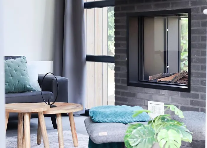 Delightful Luxury 2-Bedroom Holiday Home In Nature
