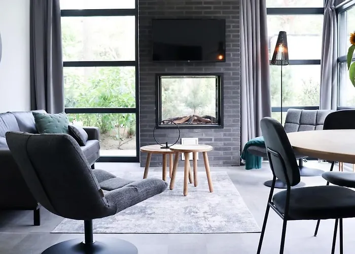 Delightful Luxury 2-Bedroom Holiday Home In Nature